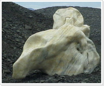 Ikarus, portugiesischer Marmor