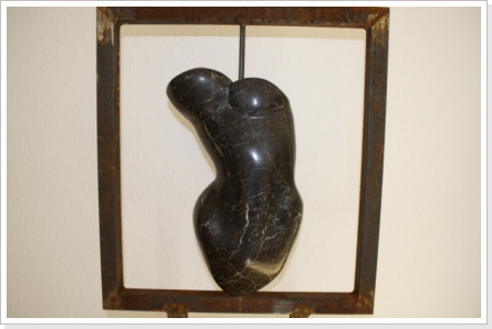 weiblicher Torso I, schwarzer chinesischer Marmor