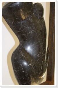 Weiblicher Torso I, Detail