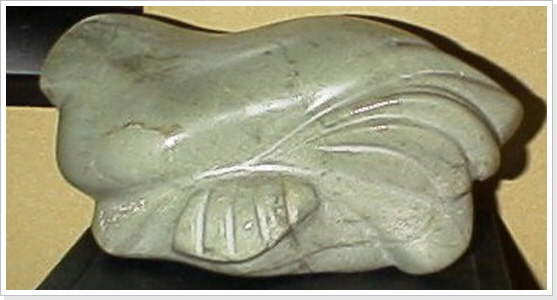 Taube und Falke, Steatit